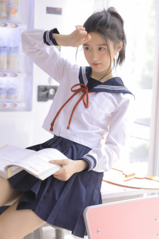 《漂亮的女邻居》三级